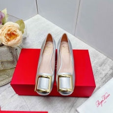 Roger Vivier flat shoes